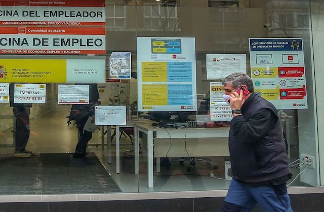 Fachada oficina de empleo España