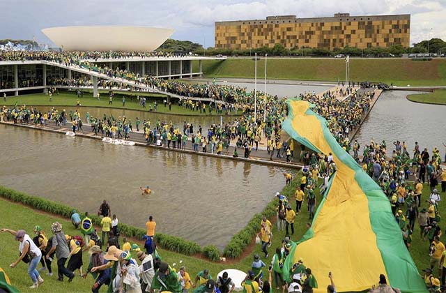 Asalto por manifestantes al Congreso de Brasil (Enero de 2023)