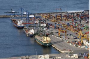 Buques contenedores en el Puerto de Bilbao