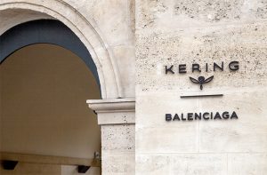 El grupo francés Kering es propietario entre otros de Balenciaga