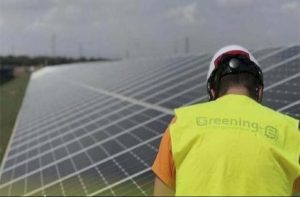 Operario de Greening en parque eólico